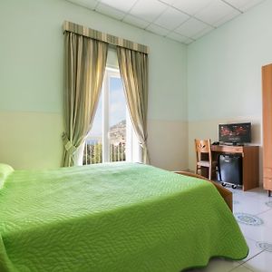 Double or Twin Room Sea View